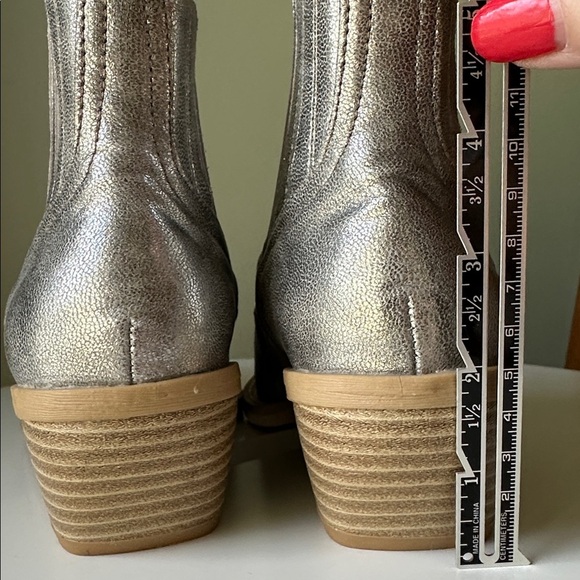 Silver Cowgirl Ankle Boots Festival Country Western Faux Leather Like New - Picture 13 of 13
